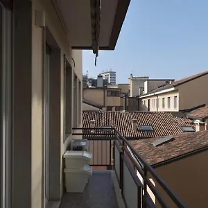 Madonna Montecchi Luxury In Verona